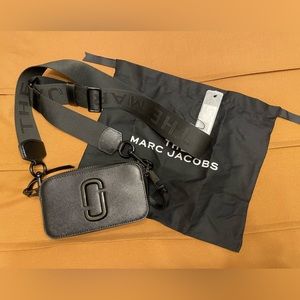 Marc Jacobs Snaopshot DTM handbag - like new!